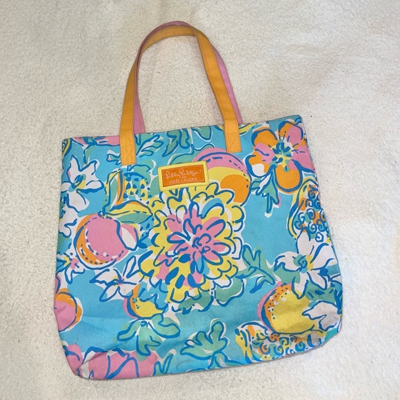 Estée Lauder Lilly Pulitzer Estee Lauder Cosmetic Bag Brand new Est e Lauder bla Estée Lauder Lilly Pulitzer Estee Lauder Cosmetic Bag Brand new Est e Lauder bla